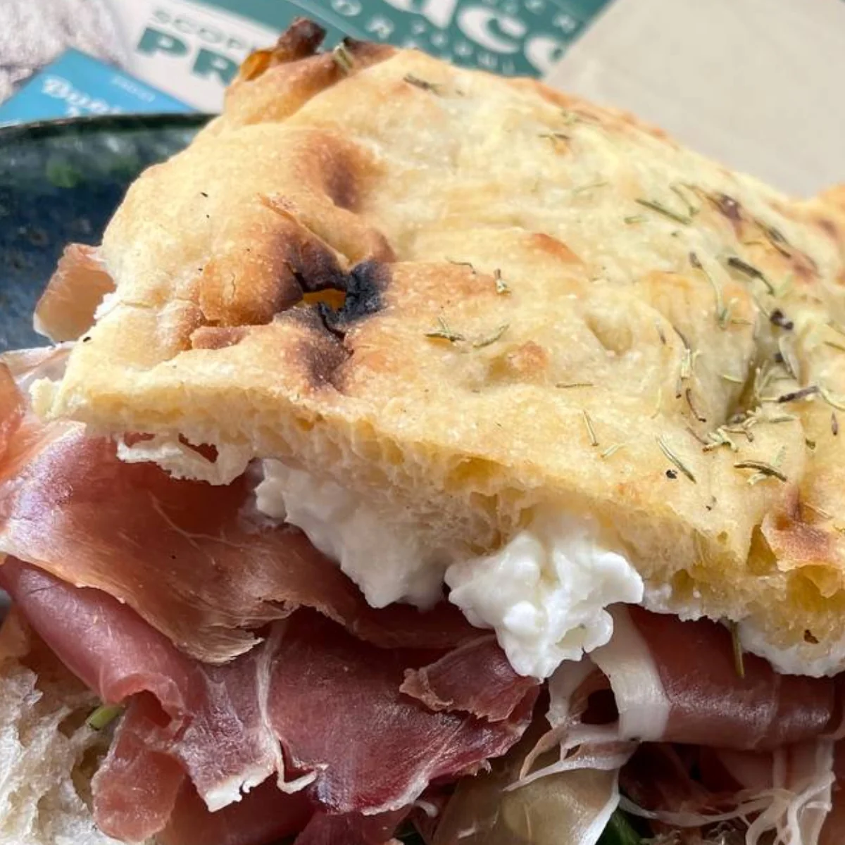 La focaccia stracchino e prosciutto - Image 3
