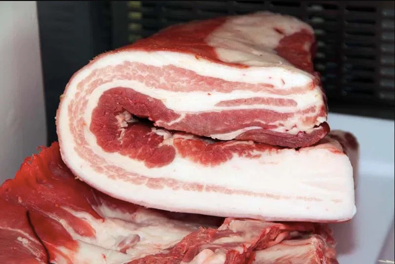 Pancetta fresca di maiale nero semibrado